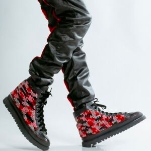 Krojay
Rhodonite Boot